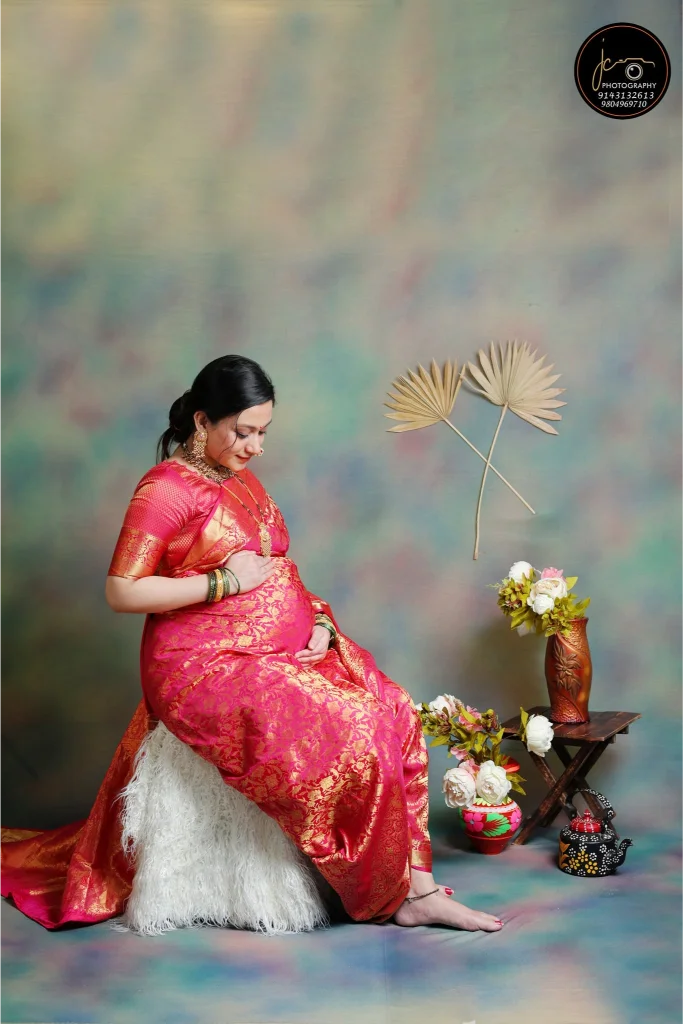 Maternity & Motherhood Portraits - Frame 10